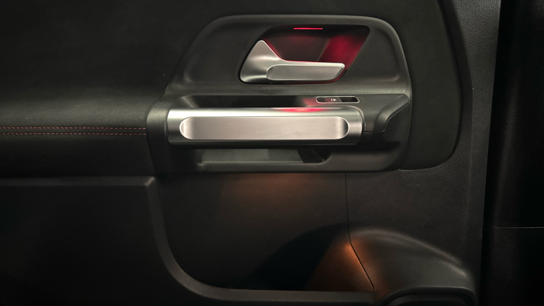 Mercedes-Benz GLB 200 AMG Line Premium + Night Ed 5dr 7G-Tronic Petrol Estate